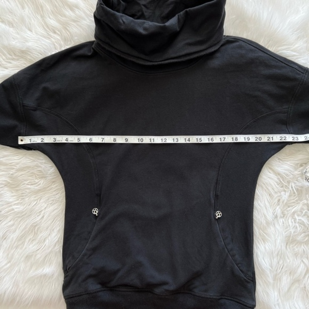 Black Lululemon Rest day pullover - Picture 2 of 8